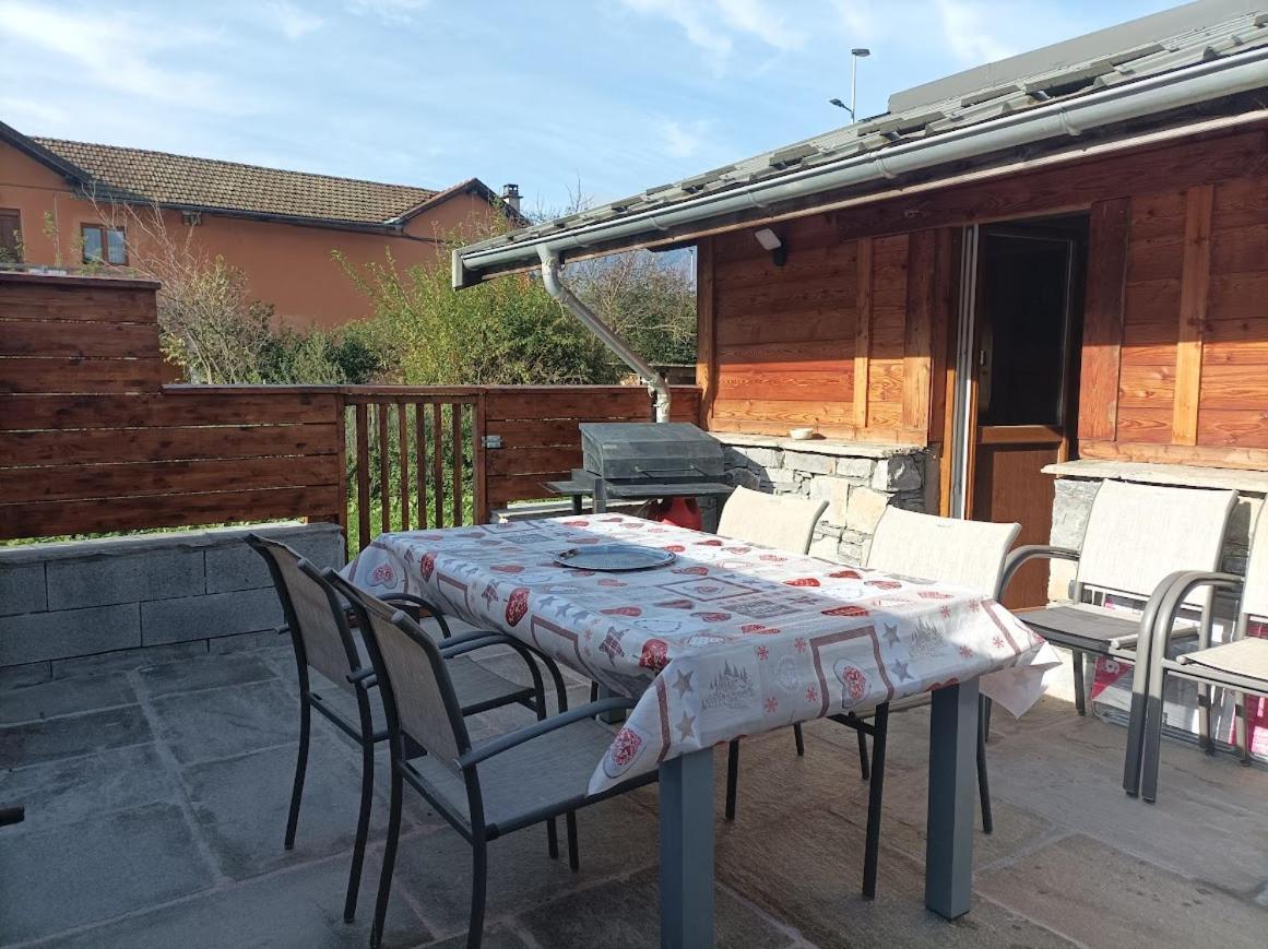 Joli Appart Terrasse Et Jardinet 阿尔贝维尔 外观 照片